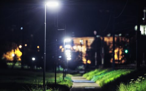 Hard setzt auf intelligente Straßenbeleuchtung, die mittels Bewegungsmeldern gesteuert wird. Foto Markus Gmeiner