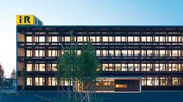 LOW TECH Bürogebäude der i+R Gruppe in Lauterach. Bildnachweis Bruno Klomfar