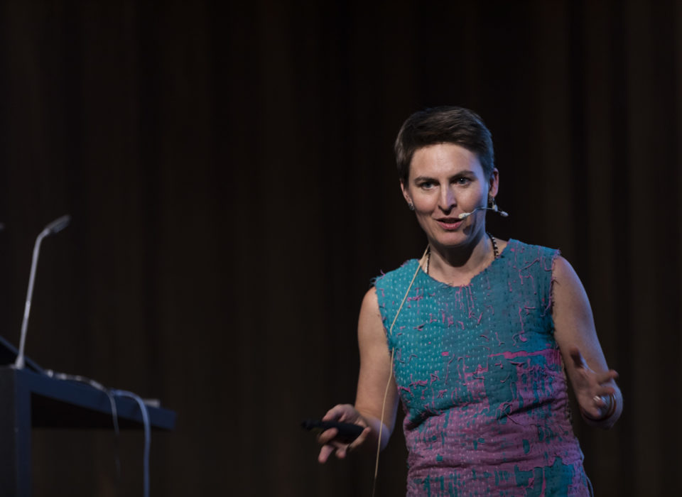 Anna Heringer bei der Energie Lounge 2018 im vorarlberg museum.