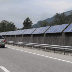 PV-Module an der Autobahn: Warum eigentlich nicht? Bildnachweis: Cmon - stock.adobe.com