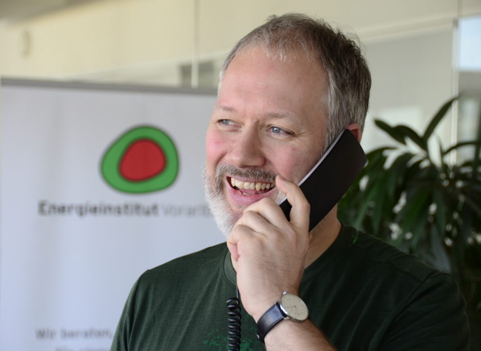 Das Energietelefon im Energieinstitut Vorarlberg ist Ihr erster Ansprechpartner in Förder- und Energiefragen rund ums Bauen, Sanieren und Wohnen!