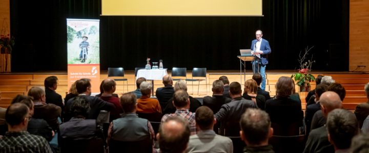 Landesrat Johannes Rauch erteilt den Startschuss für die nächste Umsetzungsperiode zur Energieautonomie Vorarlberg. Bild: Werner Micheli